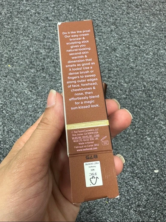 Too Faced Chocolate Soleil Bronzing & Sculpting Stick - Warm Brown - Picture 4 of 4